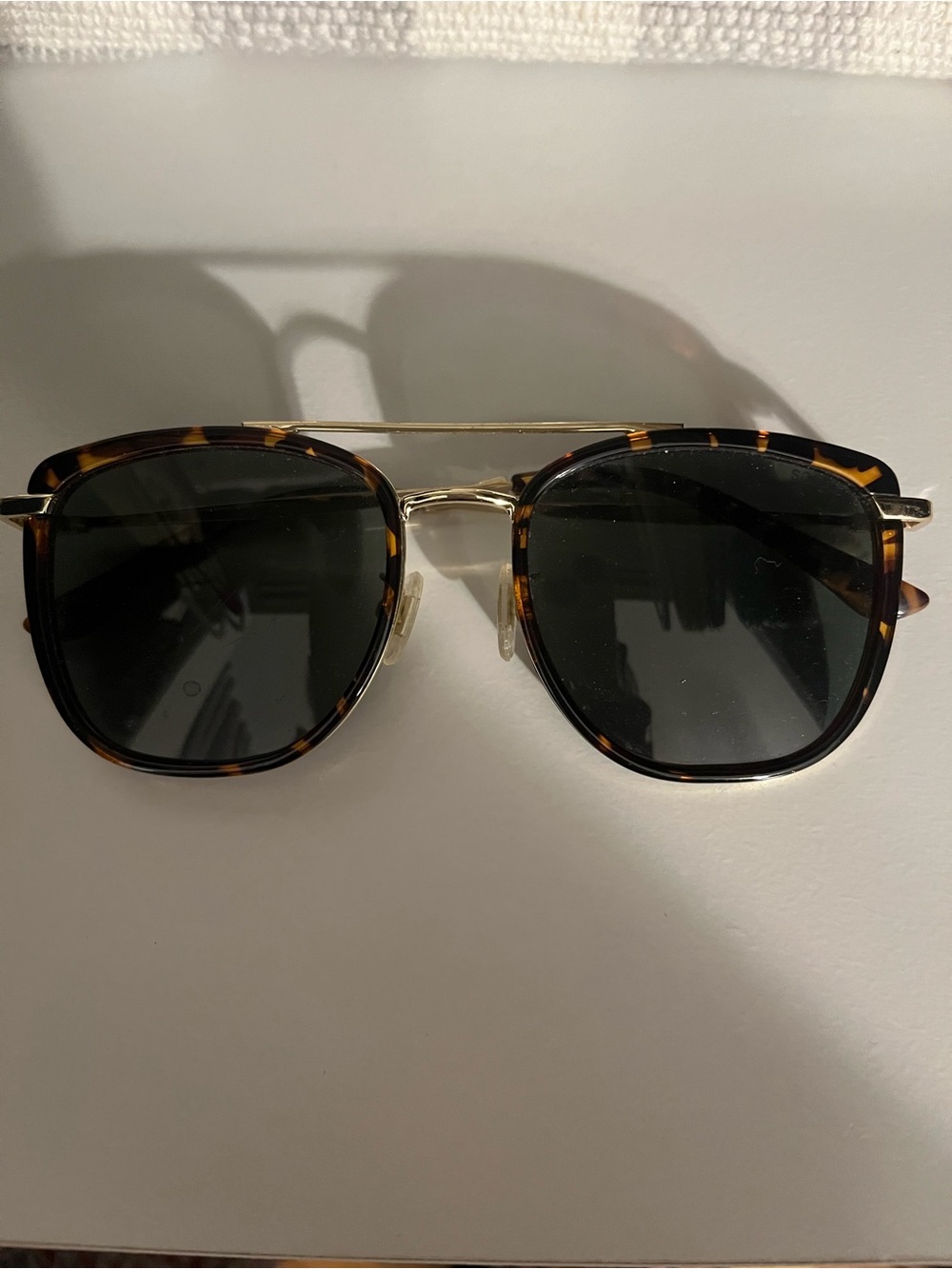 Tortoiseshell Frame Sunglasses with Gold Bridge - Women